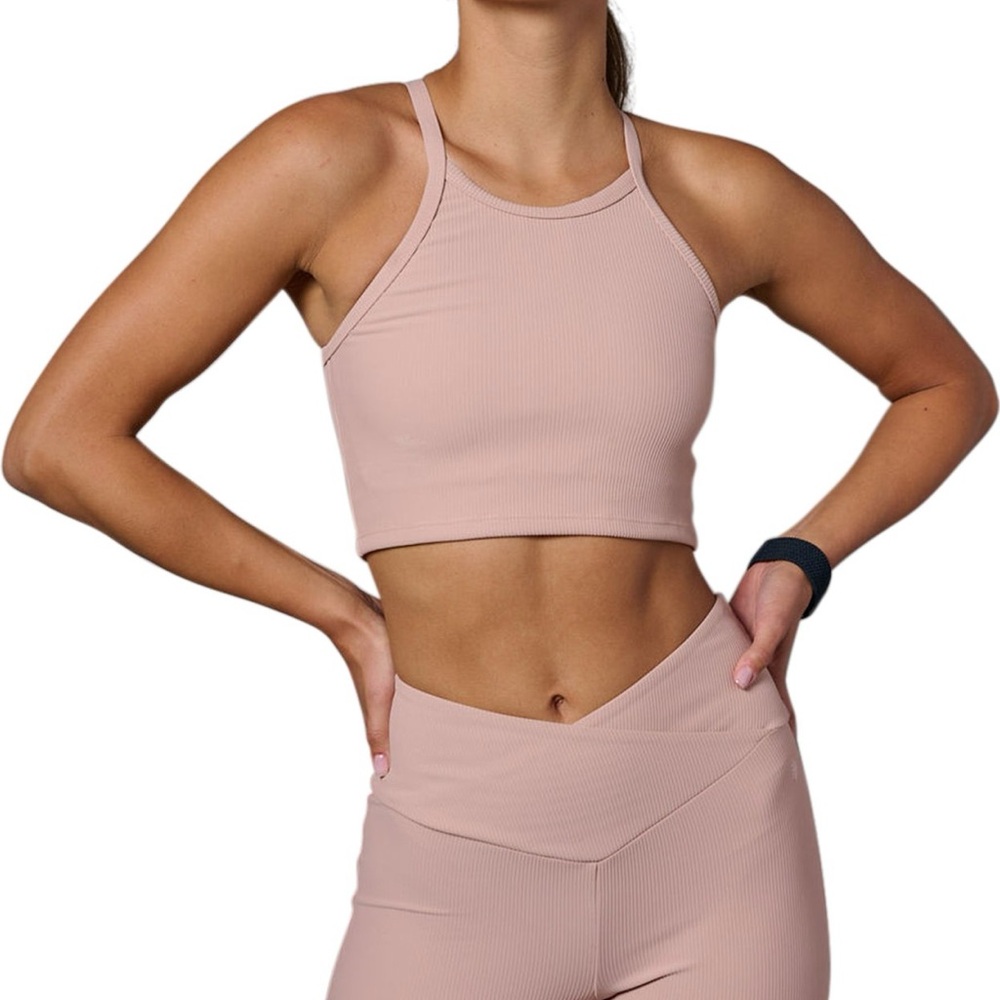 SOLD EVERYDAY SUNDAY Tank and Leggings set
Misty Rose / M